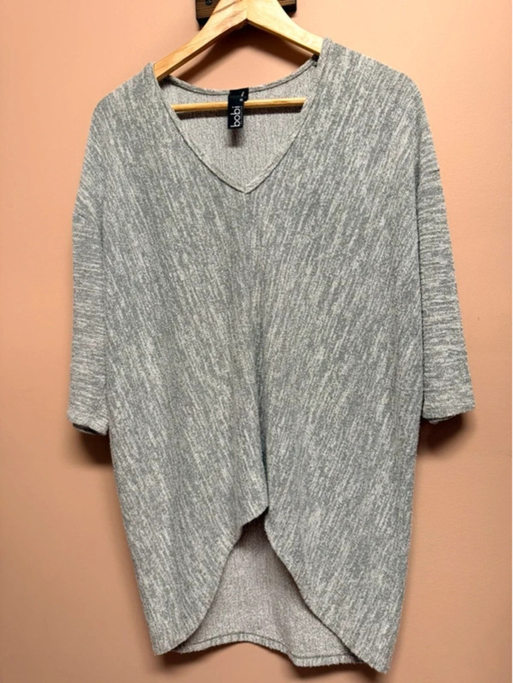 This is a grey marled bobi Los Angeles V-neck